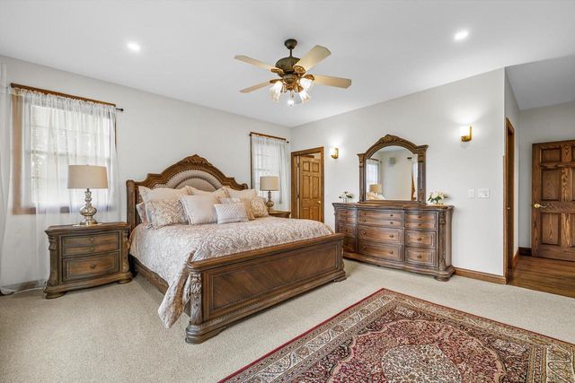 155 St. James CIRCLE, Union Grove, WI 53182