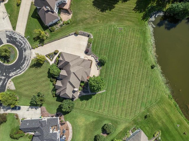 155 St. James CIRCLE, Union Grove, WI 53182