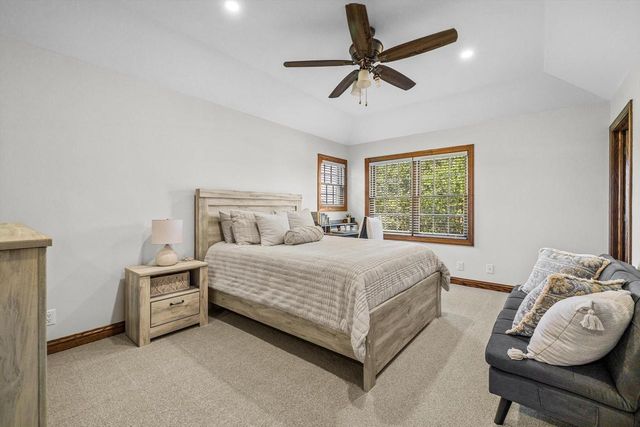 155 St. James CIRCLE, Union Grove, WI 53182