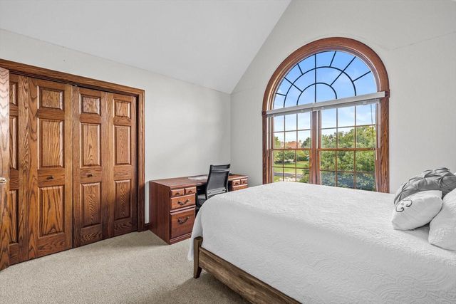 155 St. James CIRCLE, Union Grove, WI 53182
