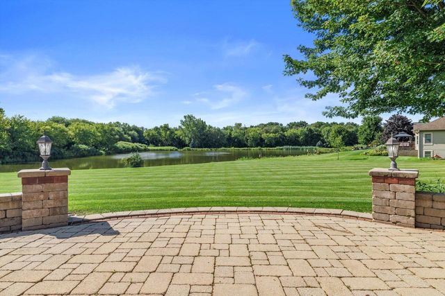 155 St. James CIRCLE, Union Grove, WI 53182