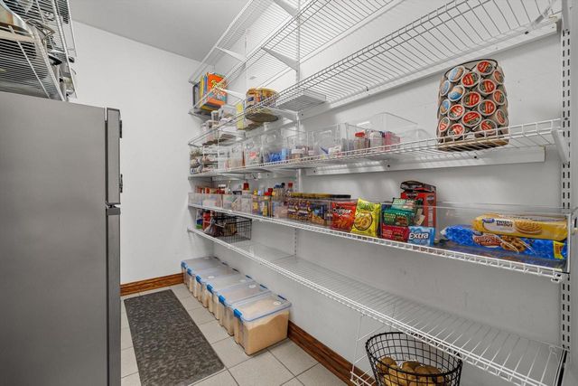 155 St. James CIRCLE, Union Grove, WI 53182