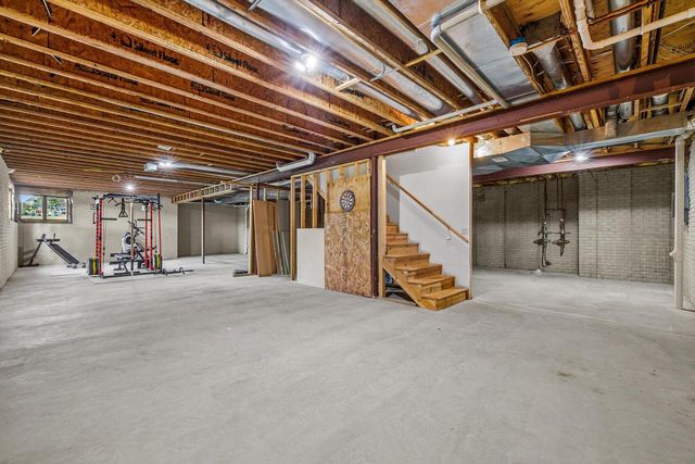 155 St. James CIRCLE, Union Grove, WI 53182