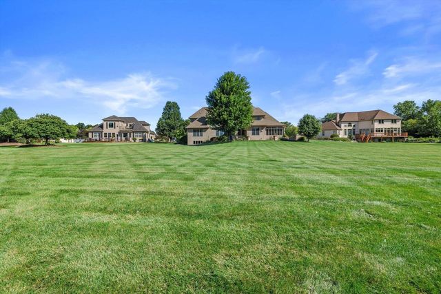 155 St. James CIRCLE, Union Grove, WI 53182