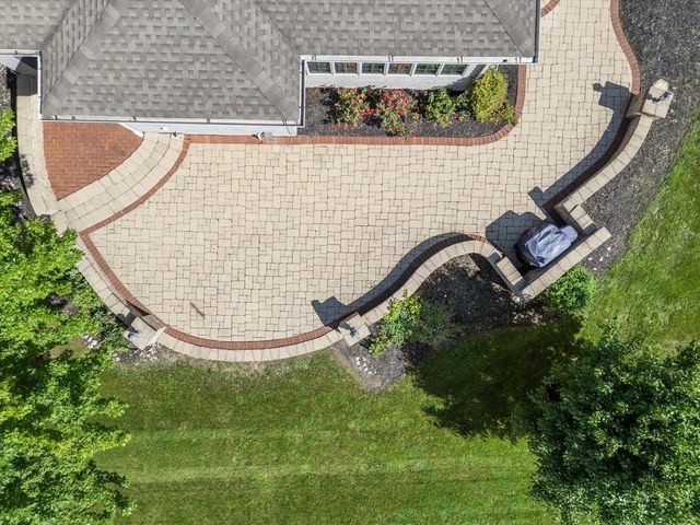 155 St. James CIRCLE, Union Grove, WI 53182