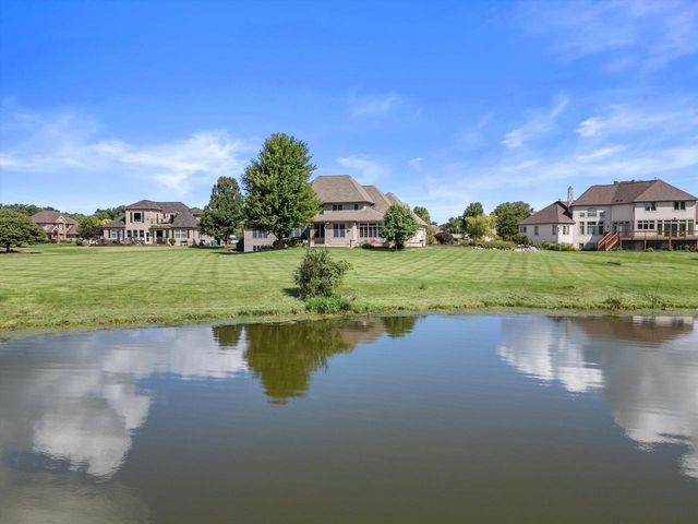 155 St. James CIRCLE, Union Grove, WI 53182