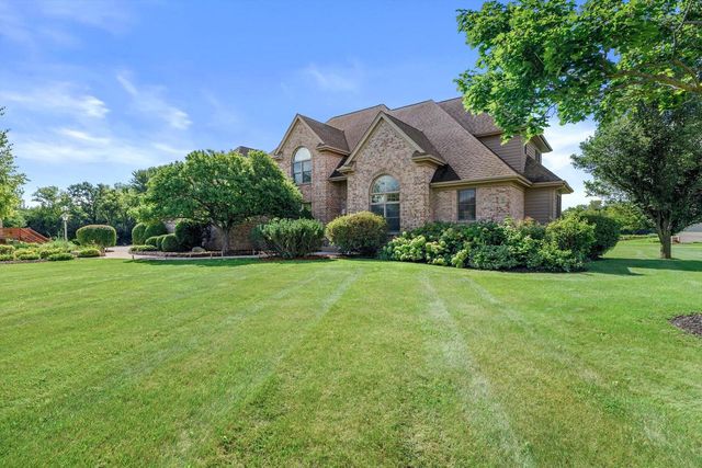 155 St. James CIRCLE, Union Grove, WI 53182
