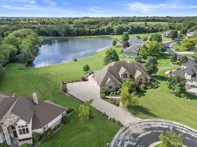 155 St. James CIRCLE, Union Grove, WI 53182
