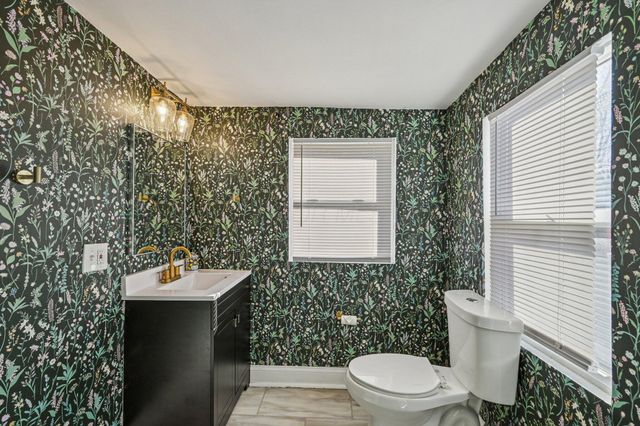 995 E 17th Avenue, Columbus, OH 43211