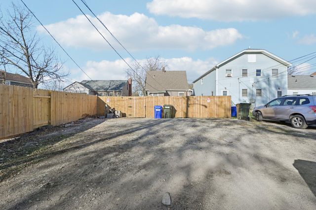 995 E 17th Avenue, Columbus, OH 43211