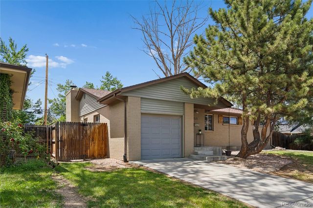 1521 S Carr Street, Lakewood, CO 80232