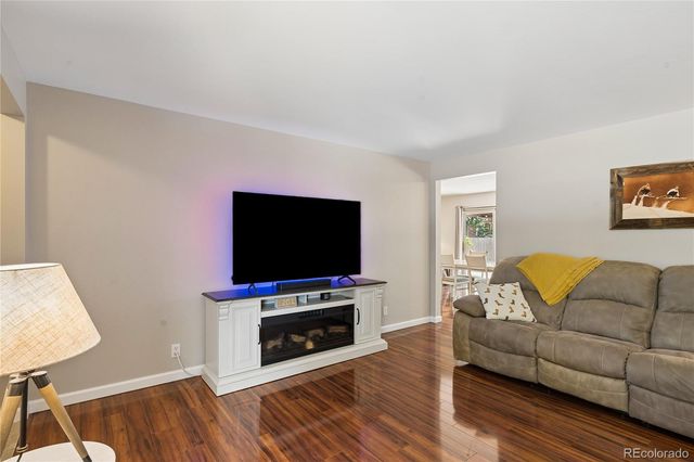 1521 S Carr Street, Lakewood, CO 80232
