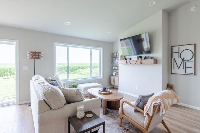 418 Lionheart Drive, Horace, ND 58047