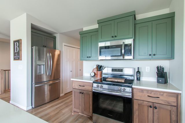 418 Lionheart Drive, Horace, ND 58047