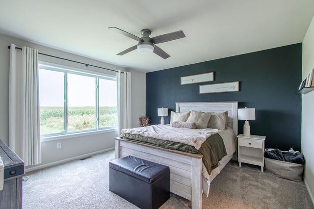 418 Lionheart Drive, Horace, ND 58047