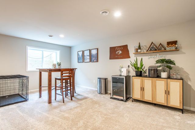 418 Lionheart Drive, Horace, ND 58047