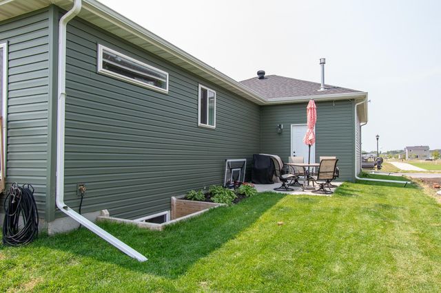 418 Lionheart Drive, Horace, ND 58047