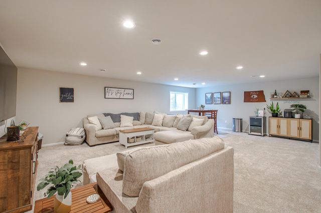 418 Lionheart Drive, Horace, ND 58047