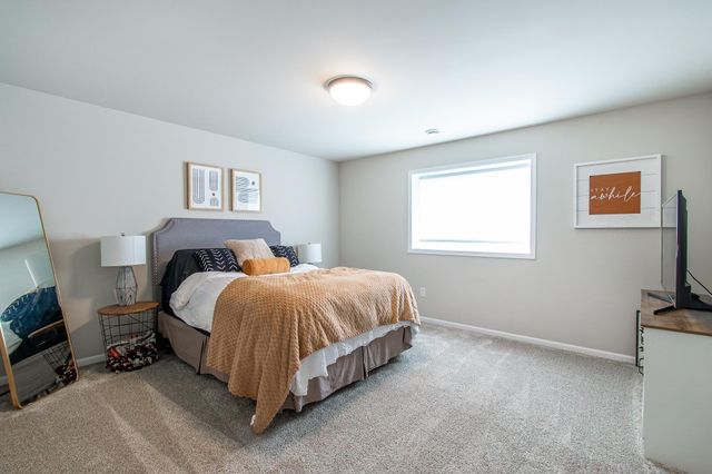 418 Lionheart Drive, Horace, ND 58047
