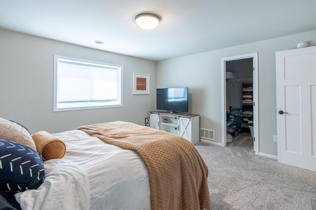 418 Lionheart Drive, Horace, ND 58047