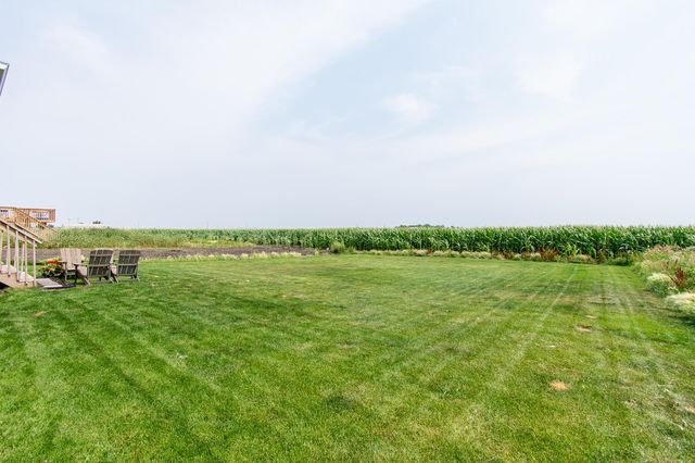 418 Lionheart Drive, Horace, ND 58047