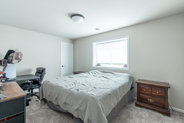418 Lionheart Drive, Horace, ND 58047
