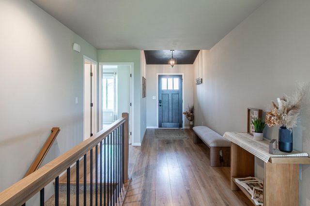 418 Lionheart Drive, Horace, ND 58047