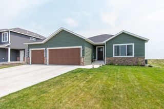 418 Lionheart Drive, Horace, ND 58047