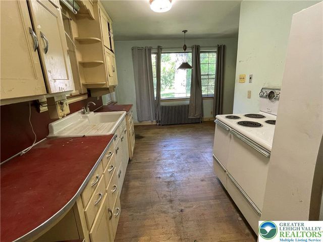 153 Moorestown Drive, Moore Twp, PA 18014