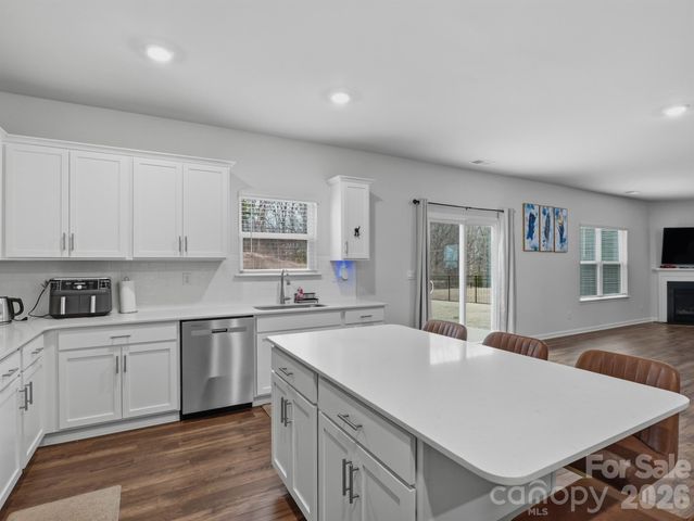 10971 Claystone Drive, Davidson, NC 28036