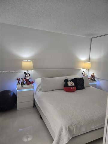 9410 Live Oak Pl 103, Davie, FL 33324