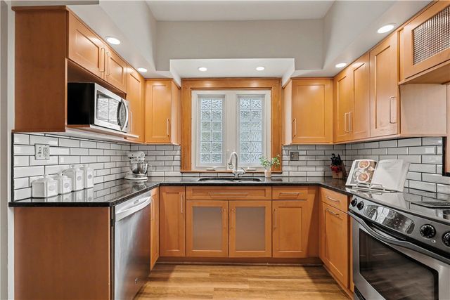 39 Westchester Avenue, Rochester, NY 14609