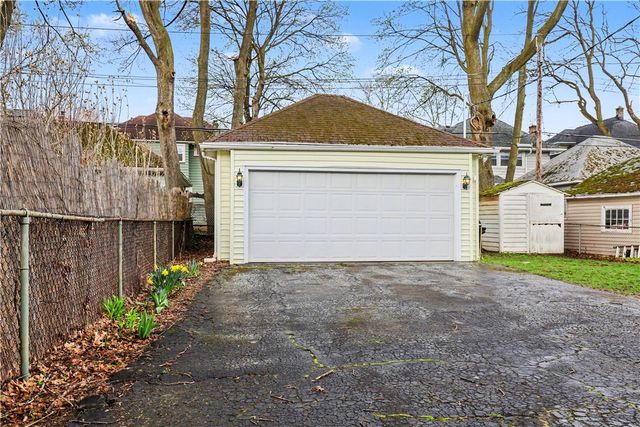 39 Westchester Avenue, Rochester, NY 14609