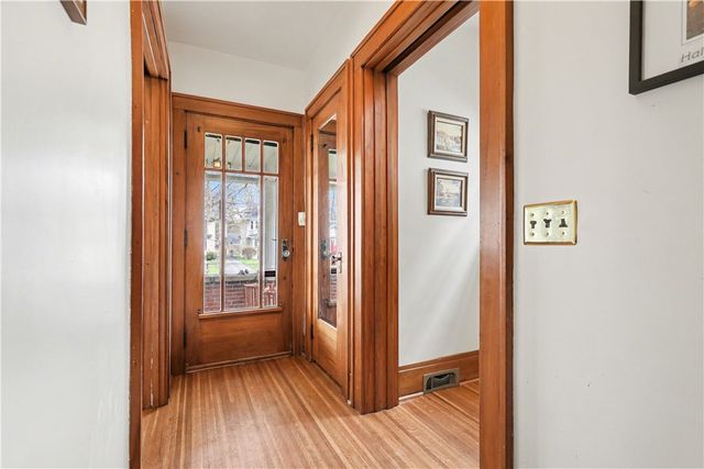 39 Westchester Avenue, Rochester, NY 14609