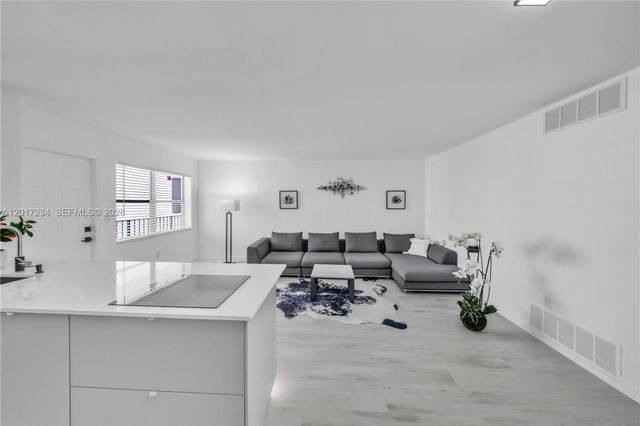 1720 Jefferson St 511, Hollywood, FL 33020