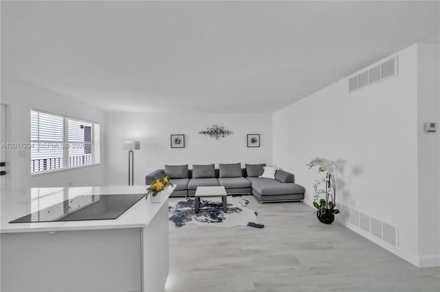 1720 Jefferson St 511, Hollywood, FL 33020