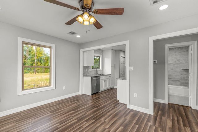 5210 Pickfair Street, Houston, TX 77026