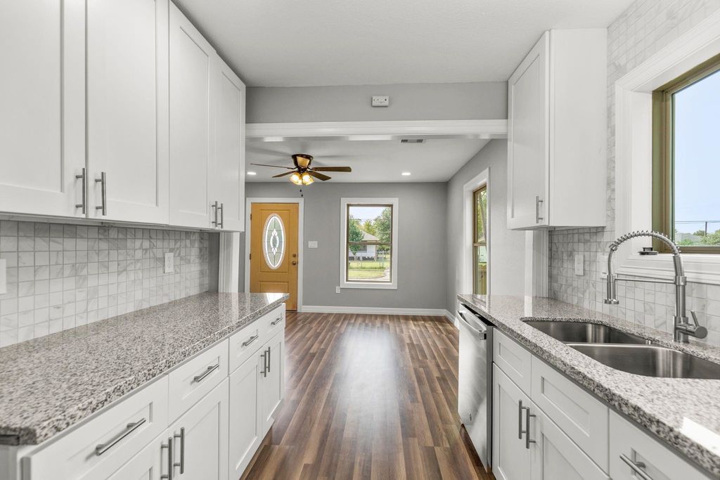 5210 Pickfair Street, Houston, TX 77026