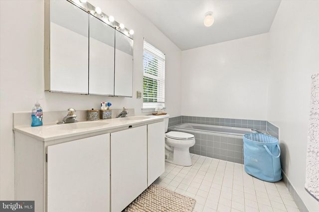 111 WESTON CT, North Wales, PA 19454