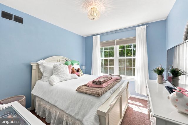 111 WESTON CT, North Wales, PA 19454