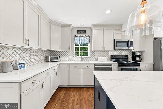 111 WESTON CT, North Wales, PA 19454