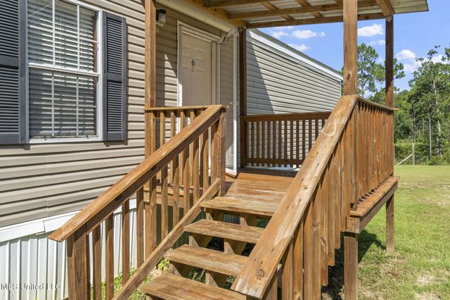 19815 Red Oak Rd, Saucier, MS 39574