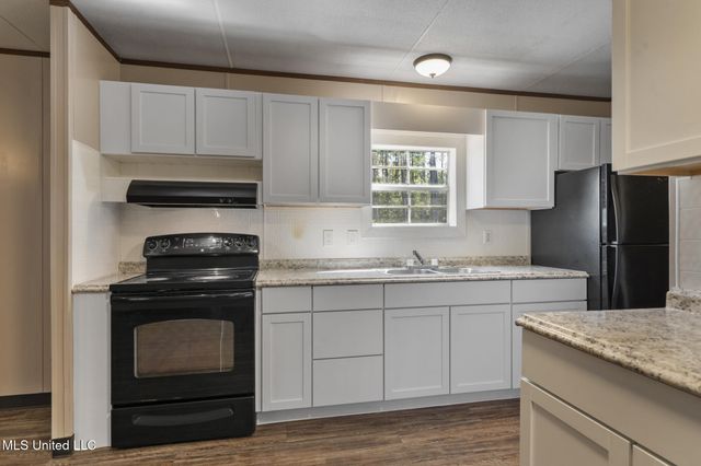 19815 Red Oak Rd, Saucier, MS 39574