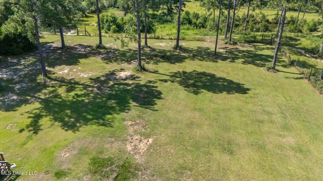 19815 Red Oak Rd, Saucier, MS 39574