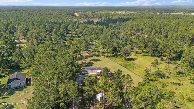19815 Red Oak Rd, Saucier, MS 39574