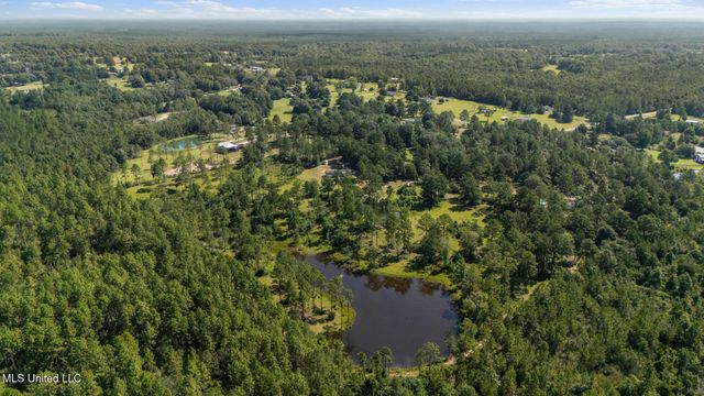 19815 Red Oak Rd, Saucier, MS 39574