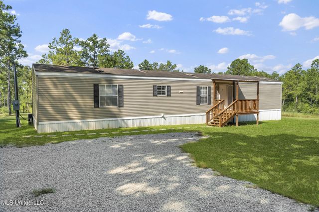 19815 Red Oak Rd, Saucier, MS 39574