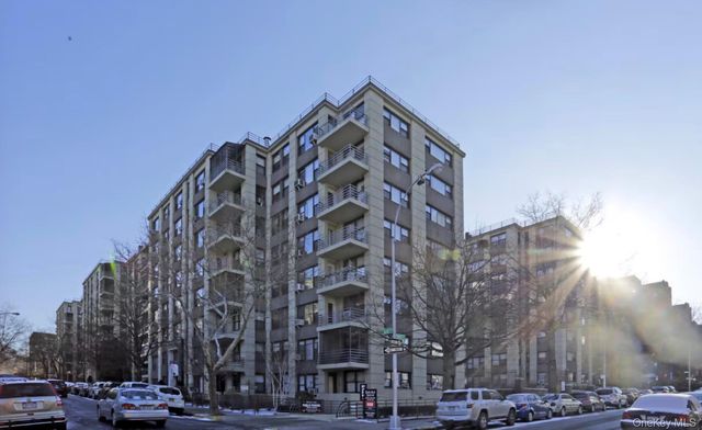 98-25 64th Road 5E, Rego Park, NY 11374
