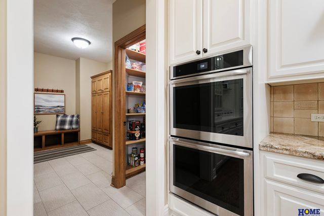 6521 Winding Ridge Court, Lincoln, NE 68512