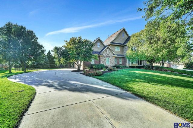 6521 Winding Ridge Court, Lincoln, NE 68512